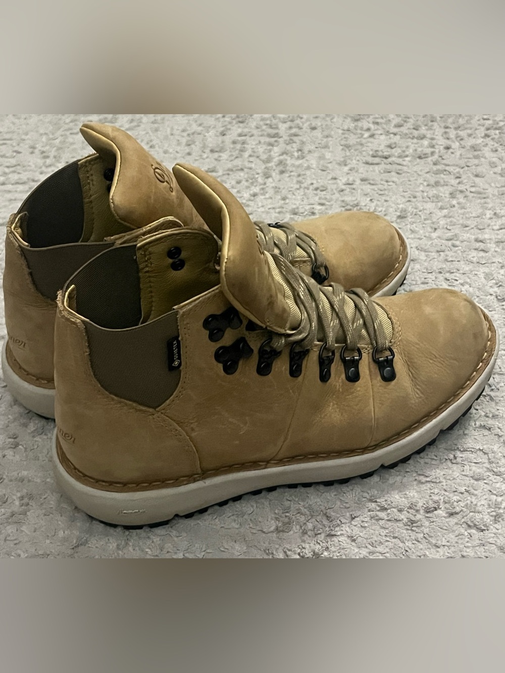 Danner Vertigo 917 Leather Gore Tex Boots - prairie sand